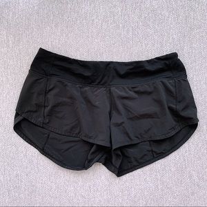 lululemon Speed Up short 2.5” size 6